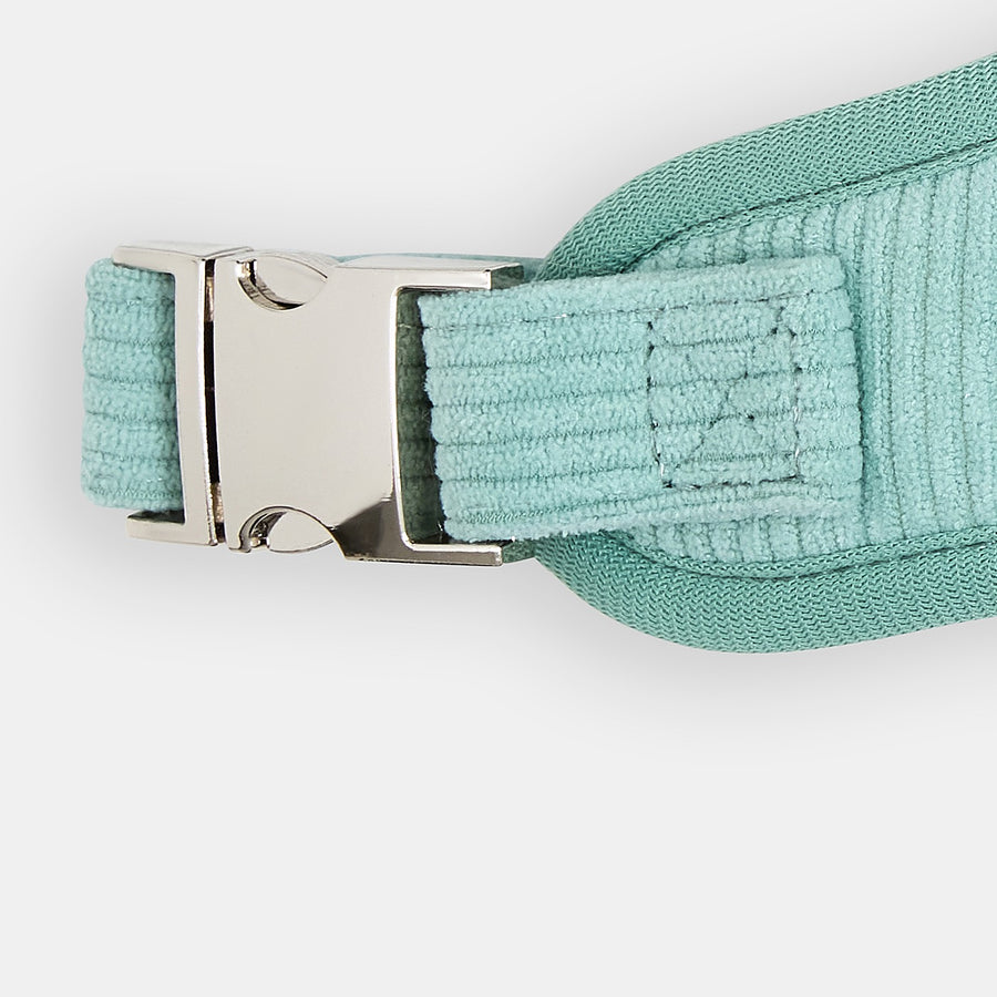 Cord harness buckle close-up